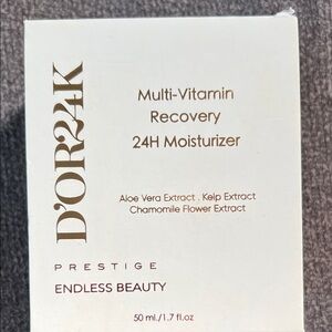 Multi-Vitamin Recovery 24H Moisturizer - White